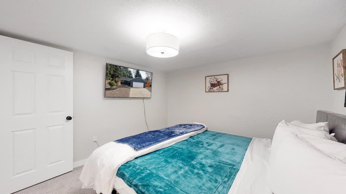 Spacious Family Retreat In *