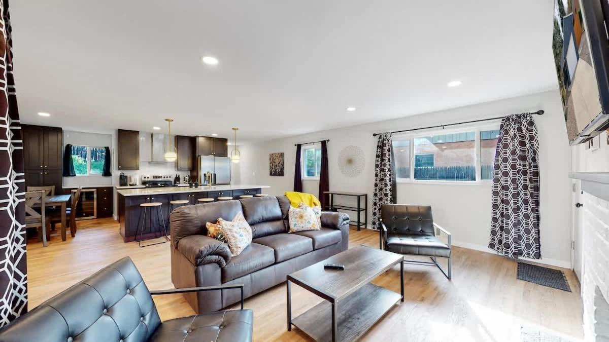 Holiday home Spacious Family Retreat In