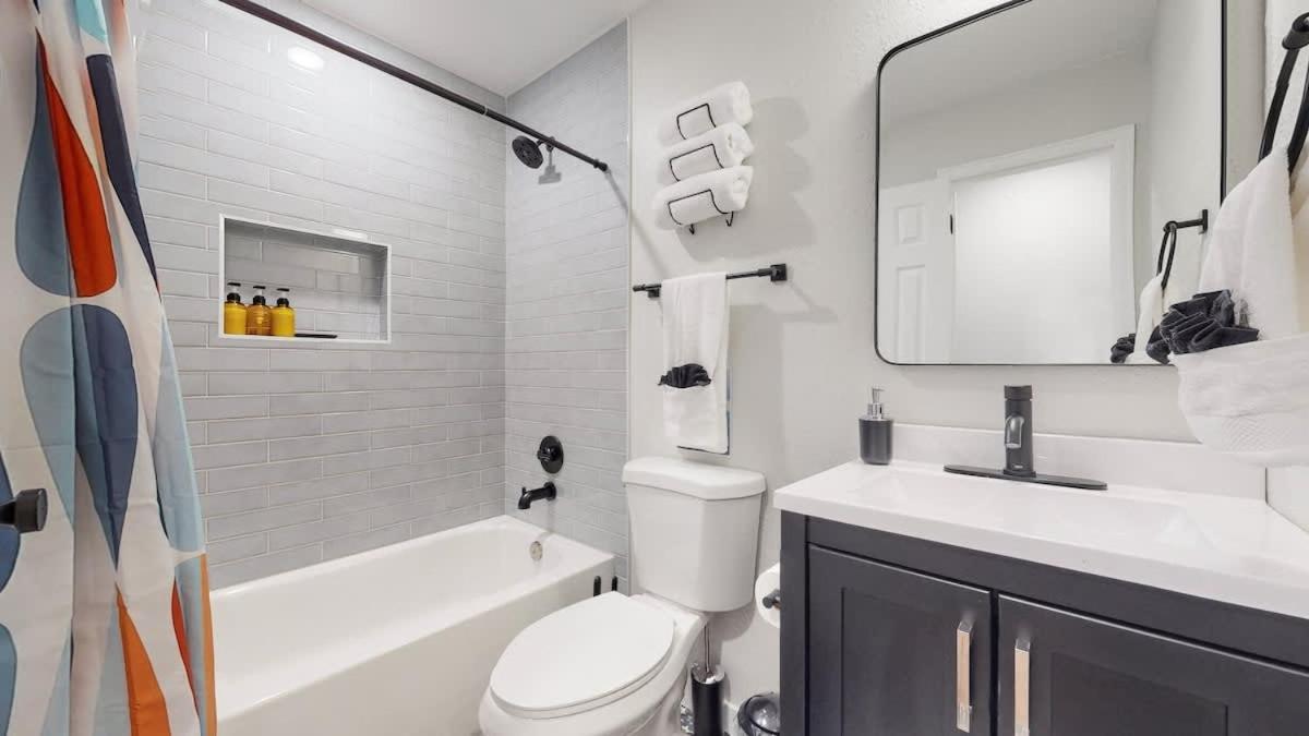 Spacious Family Retreat In *